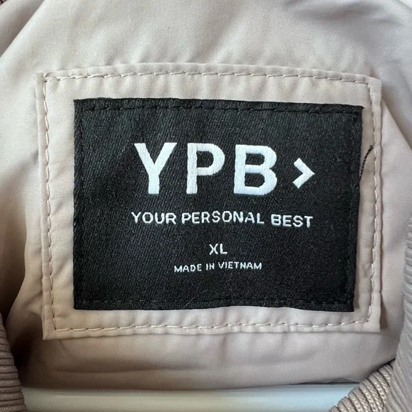 Abercrombie & Fitch YPB Oversized Gray Puffer Vest. Women’s Size XL - Picture 4 of 5